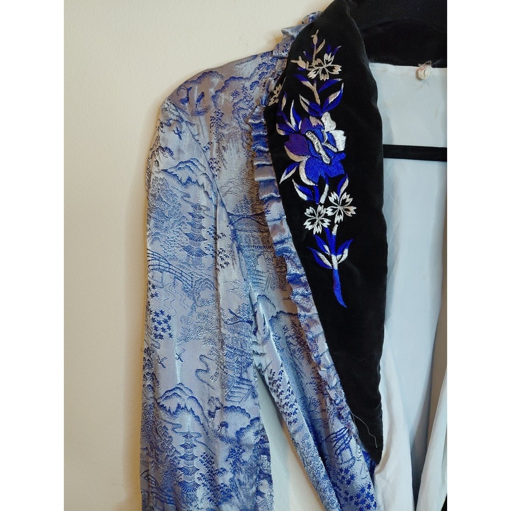 Vintage 1950s or 1960"s blue Silk  Jaquard Japanese silk robe fujiyama Sakura - Picture 2 of 10